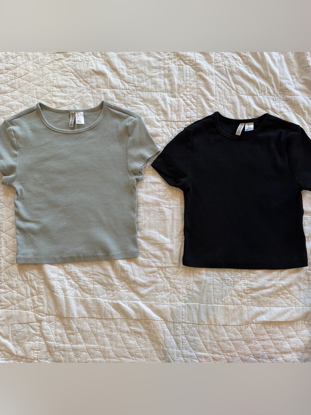 Two Pack H&M cropped rib tee - Sage Green & Black
